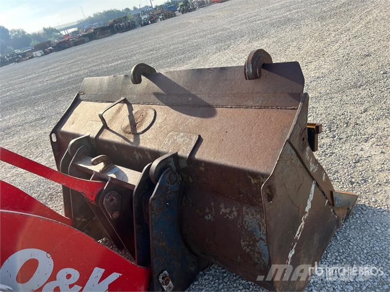 O&K L15.5 Wheel Loader Pale gommate