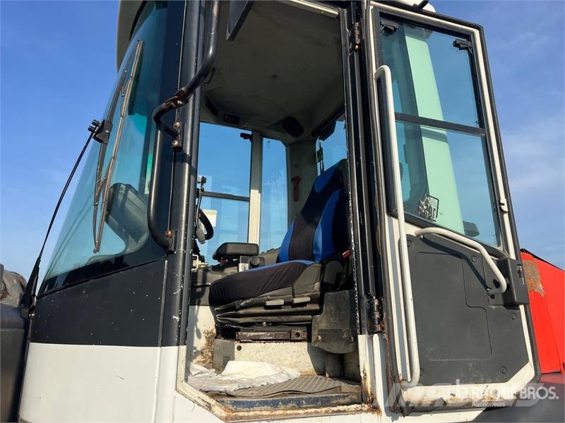 O&K L15.5 Wheel Loader Pale gommate
