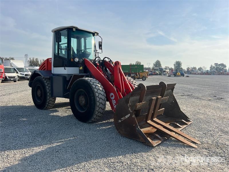 O&K L15.5 Wheel Loader Pale gommate