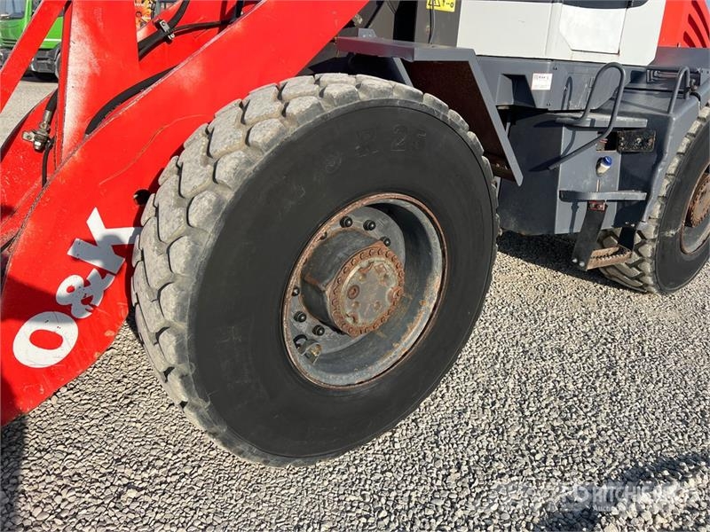 O&K L15.5 Wheel Loader Pale gommate