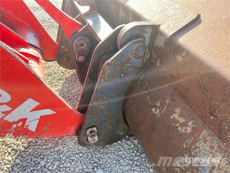 O&K L15.5 Wheel Loader Pale gommate
