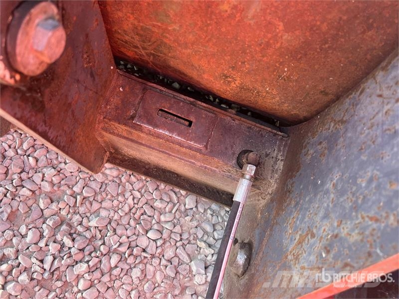 O&K L15.5 Wheel Loader Pale gommate
