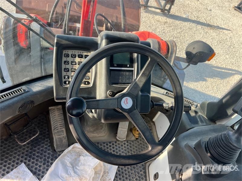 O&K L15.5 Wheel Loader Pale gommate