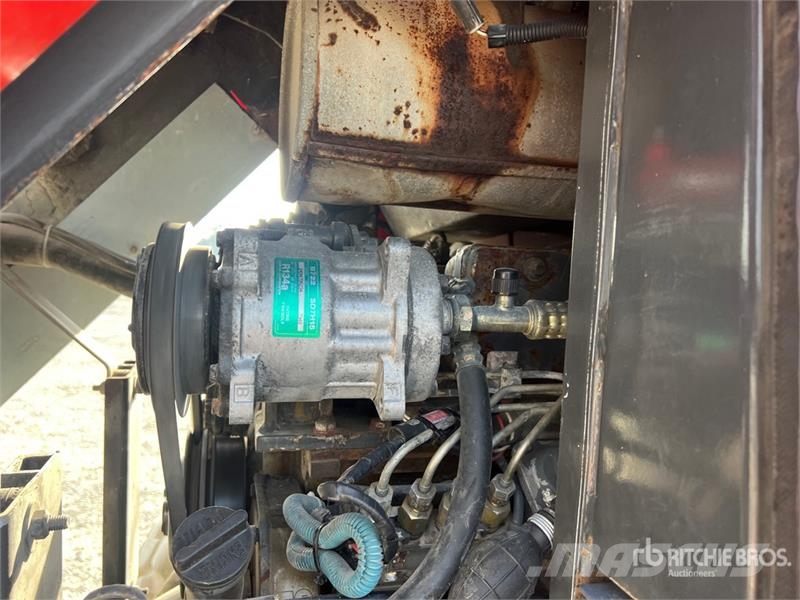 O&K L15.5 Wheel Loader Pale gommate