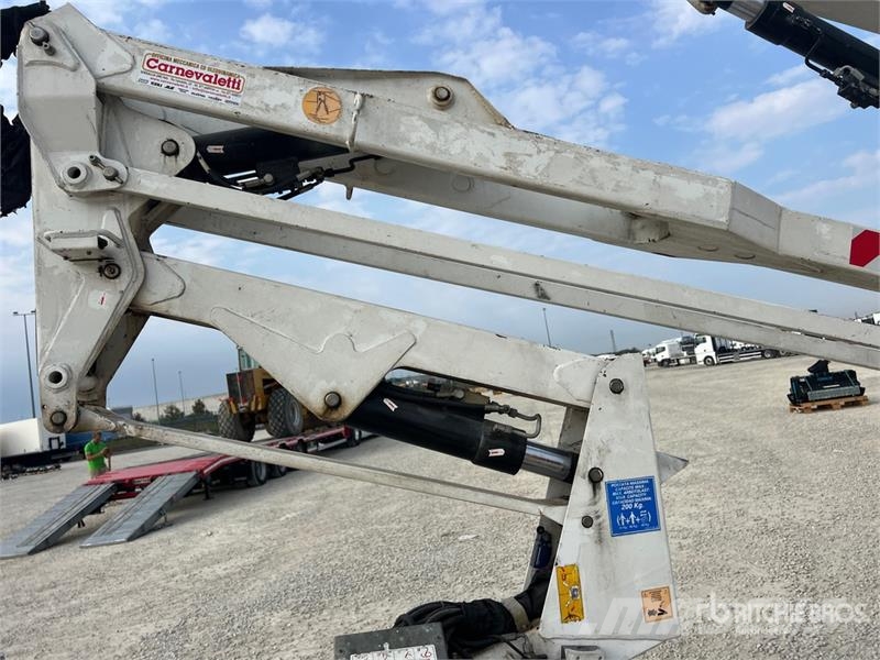 Oil & Steel Octopussy 14-12 Twin Crawler Diesel Articulating B Körüklü personel platformları