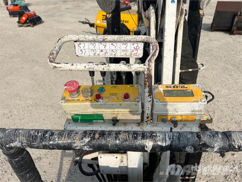 Oil & Steel Octopussy 14-12 Twin Crawler Diesel Articulating B Körüklü personel platformları
