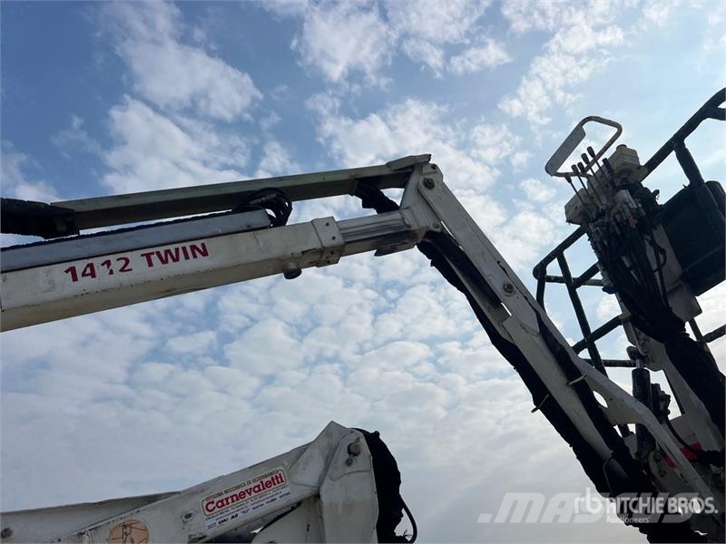 Oil & Steel Octopussy 14-12 Twin Crawler Diesel Articulating B Körüklü personel platformları
