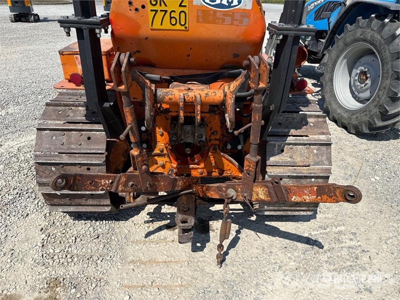 OM 655 Track Tractor Traktory