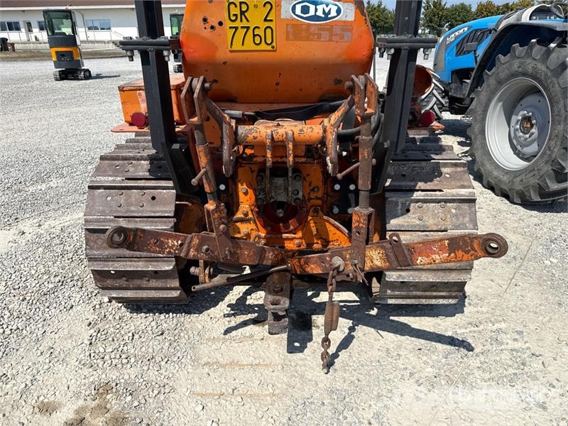 OM 655 Track Tractor Traktory