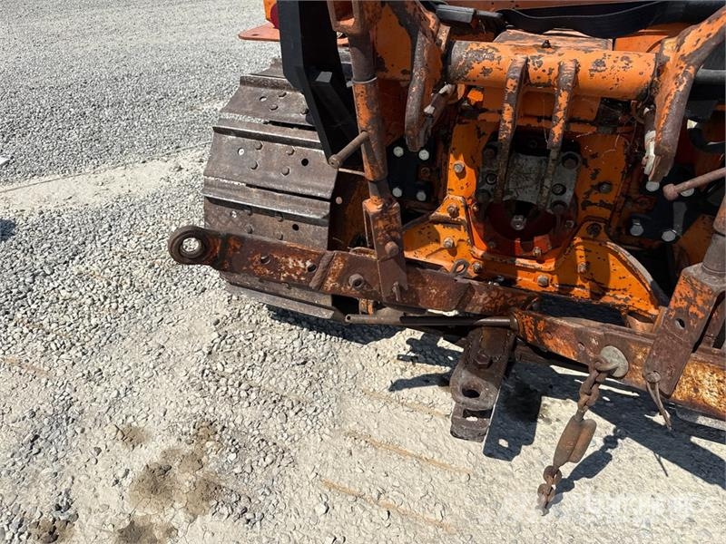 OM 655 Track Tractor Traktory