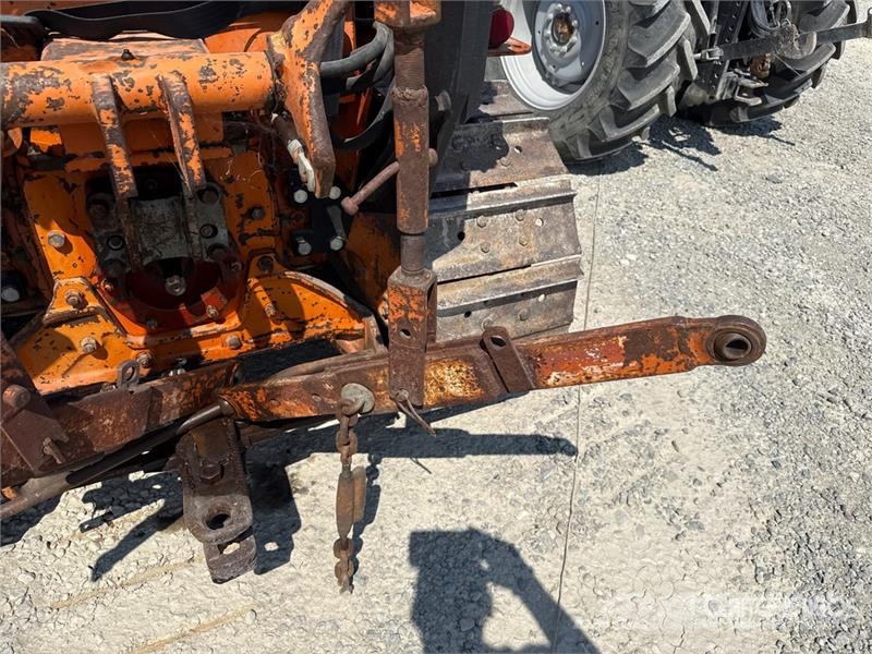 OM 655 Track Tractor Traktory