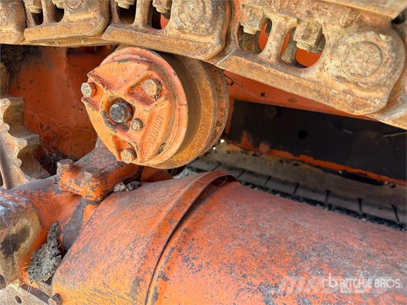 OM 655 Track Tractor Traktory