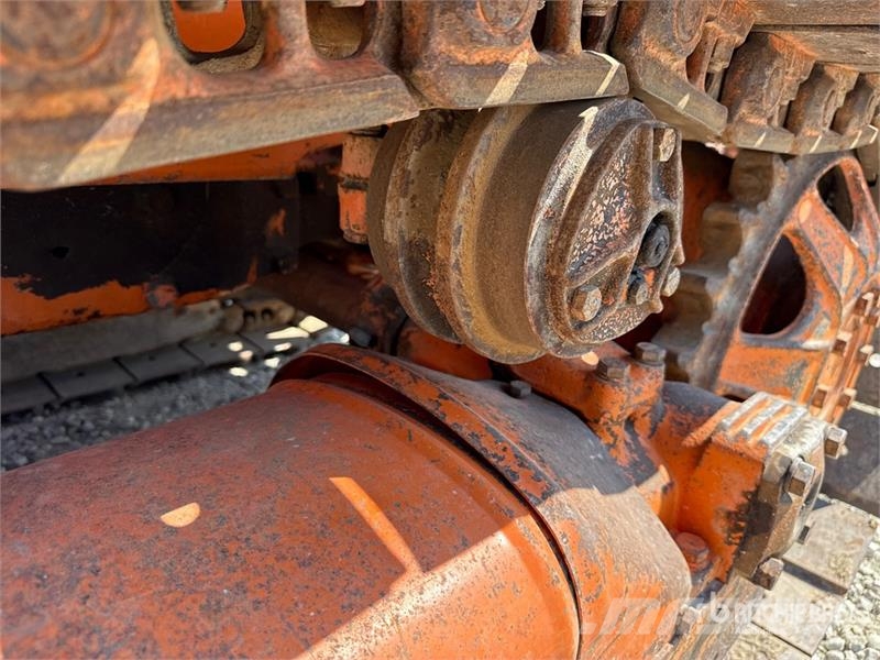 OM 655 Track Tractor Traktory