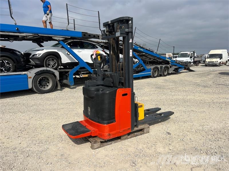 OM CTX20 2000 kg Electric Stacker Elektromos gyalogkíséretű targoncák