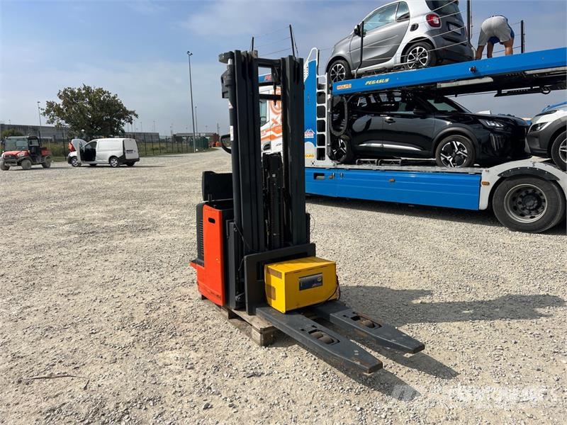 OM CTX20 2000 kg Electric Stacker Elektromos gyalogkíséretű targoncák