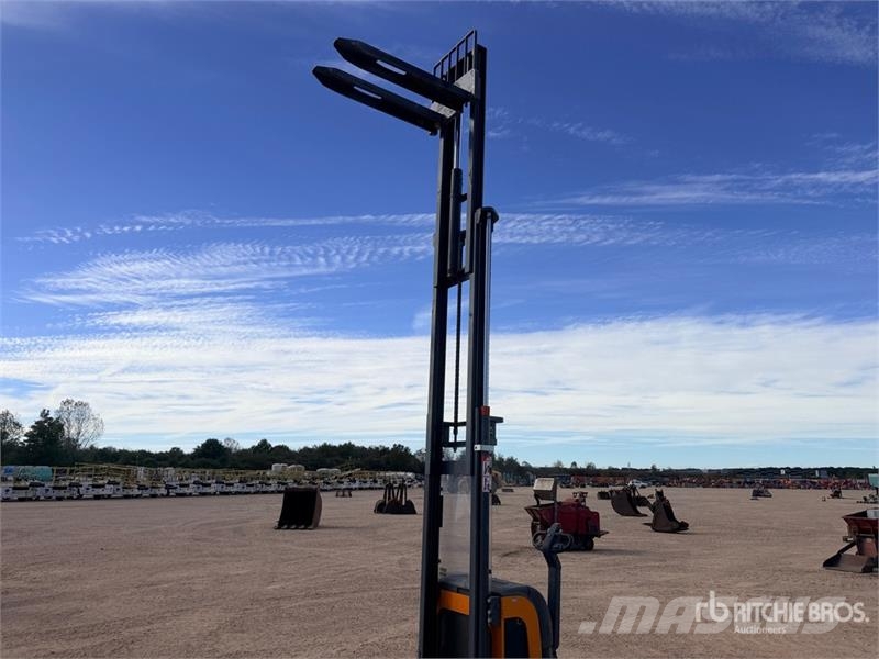 OMG 720KAC 2000 kg Gerbeur Electrique Electric Stacker Stand-in stackers