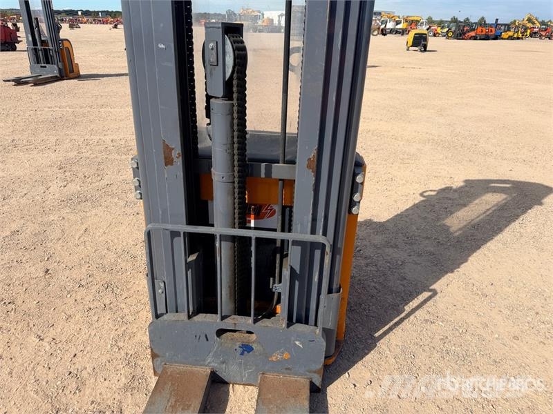 OMG 720KAC 2000 kg Gerbeur Electrique Electric Stacker Stand-in stackers