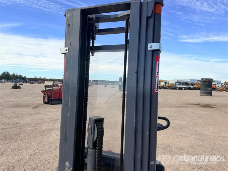 OMG 720KAC 2000 kg Gerbeur Electrique Electric Stacker Stand-in stackers