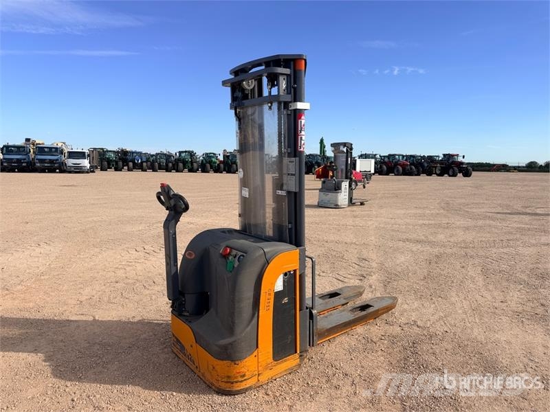 OMG 720KAC 2000 kg Gerbeur Electrique Electric Stacker Stand-in stackers