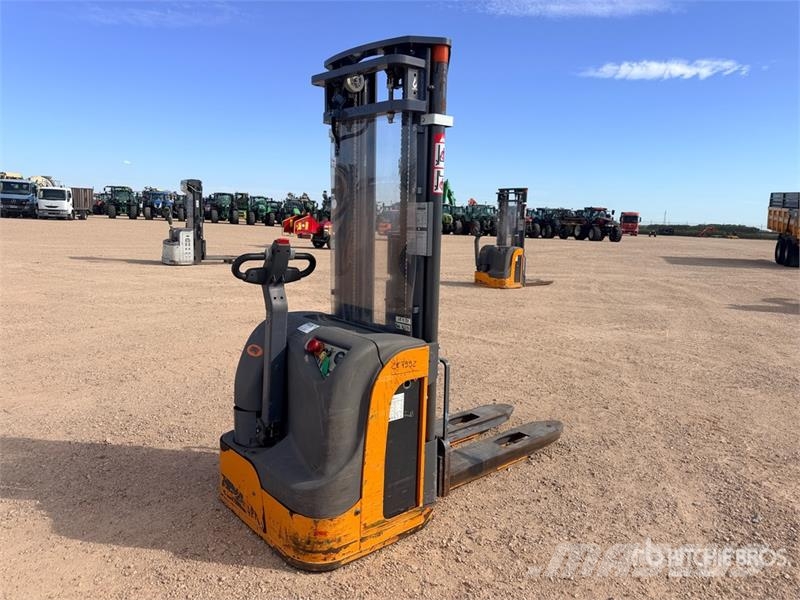 OMG 720KAC 2000 kg Transpalette Electrique Electric St 보행식 리치 지게차