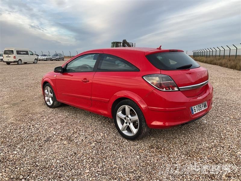 Opel Astra Automobile Automobili