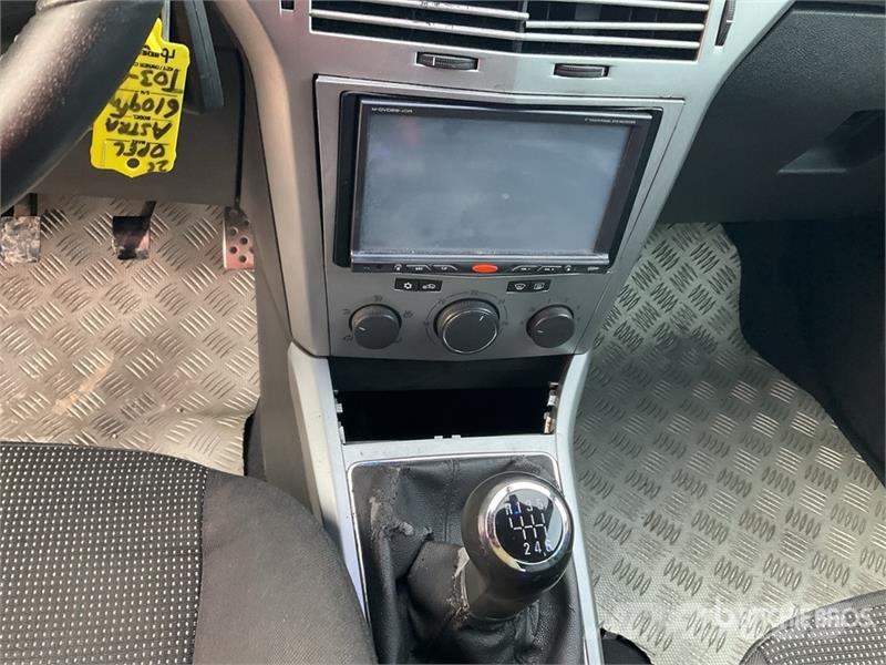 Opel Astra Automobile Automobili