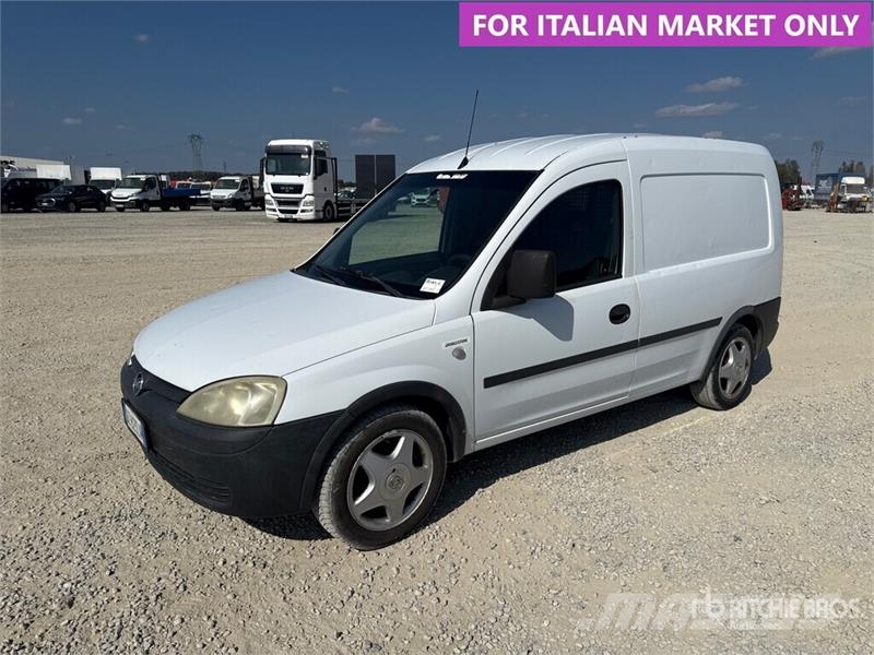 Opel Combo Cargo Van Pakettiautot