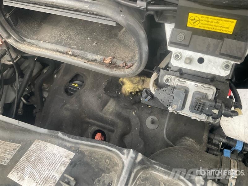 Opel Movano 2.2 103 KW KO/LBW L4 Cargo Van (Inoperable) Preču pārvadāšanas furgoni