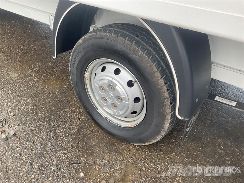 Opel Movano 2.2 103 KW KO/LBW L4 - Box body with tail l Dostavna vozila / kombiji