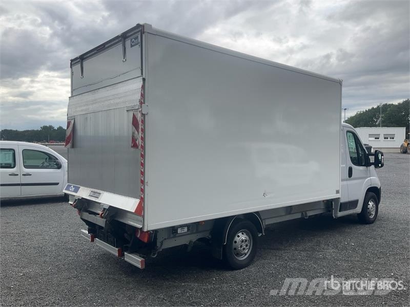 Opel Movano 2.2 103 KW KO/LBW L4 Van Truck Skriňová nadstavba
