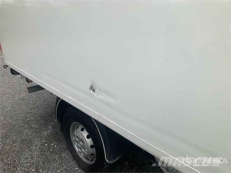 Opel Movano 2.2 103 KW KO/LBW L4 Van Truck Skriňová nadstavba