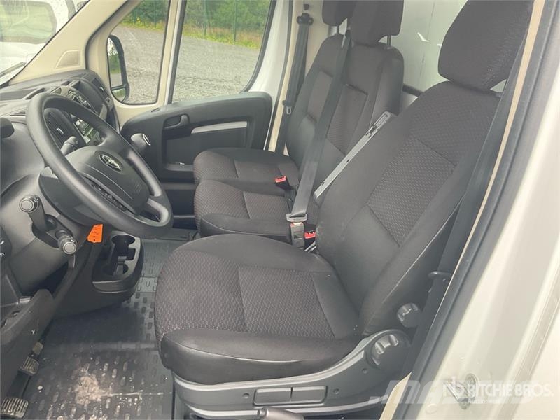 Opel Movano 2.2 103 KW KO/LBW L4 Van Truck Skriňová nadstavba