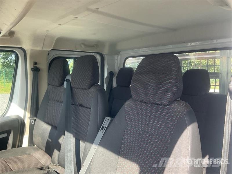 Opel Movano 2.2 103 KW DOKA tipper L3 Crew Cab Flatbed Bakwagens met gesloten opbouw