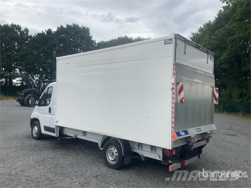 Opel Movano 2.2 103 KW KO/LBW L4 Van Truck Skriňová nadstavba