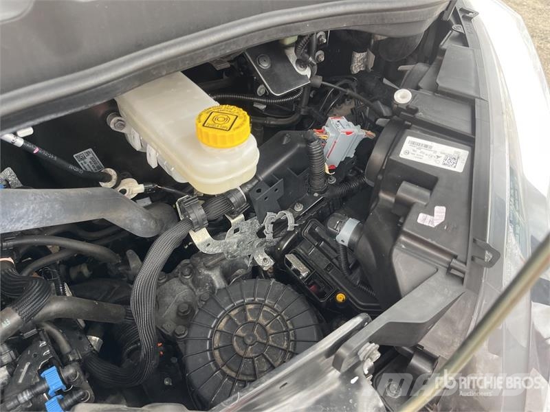 Opel Movano 2.2 103 KW KO/LBW L4 - Box body with tail l شاحنة مقفلة
