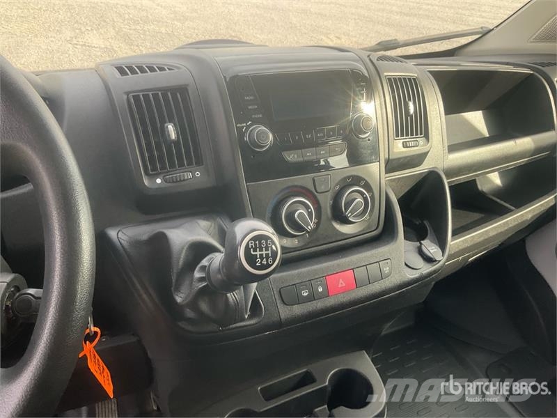 Opel Movano 2.2 103 KW DOKA PR L3 Crew Cab Curtain Side Box body trucks