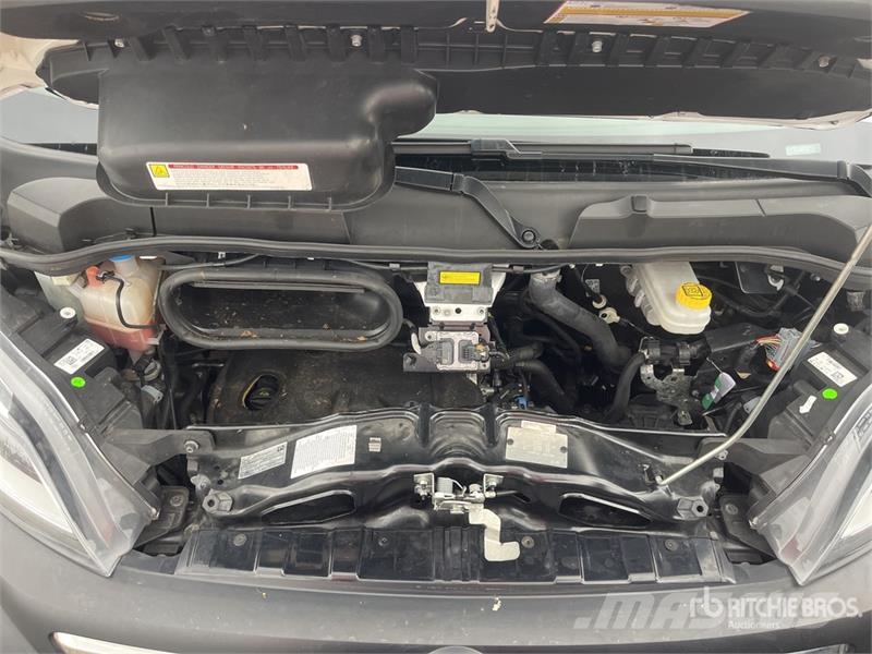 Opel Movano 2.2 103 KW KO/LBW L4 - Box body with tail l شاحنة مقفلة