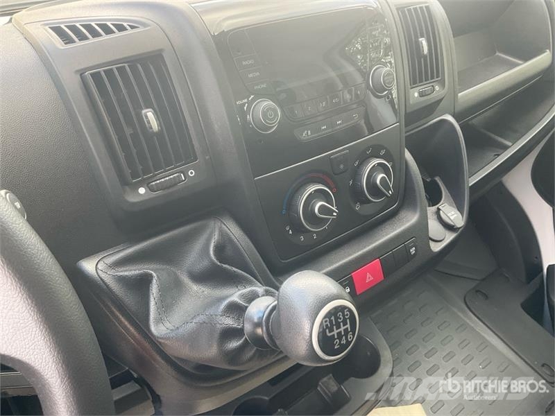 Opel Movano 2.2 103 KW KO/LBW L4 Van Truck Skriňová nadstavba