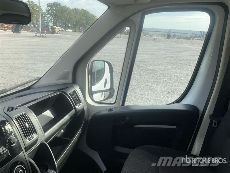 Opel Movano 2.2 103 KW DOKA PR L3 Crew Cab Curtain Side Box body trucks