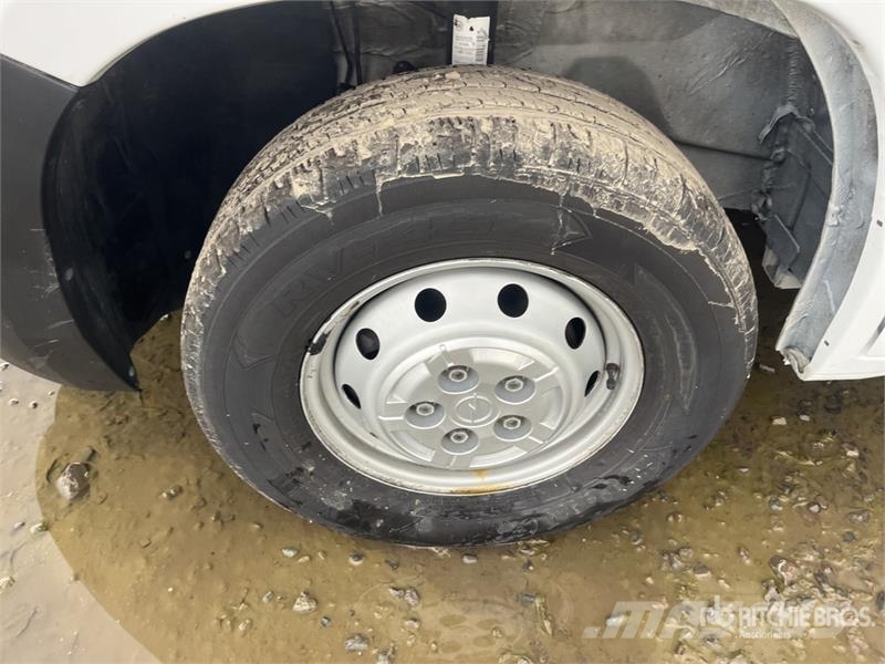 Opel Movano 2.2 103 KW KO/LBW L4 - Box body with tail l شاحنة مقفلة