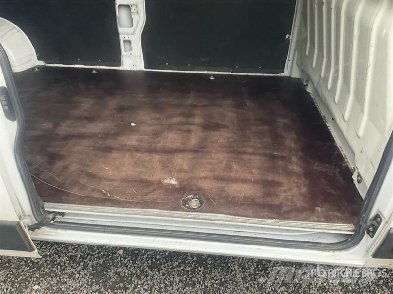 Opel Movano 2.2 103 KW KA L4H2 Cargo Van (Inoperable) Dostavna vozila / kombiji