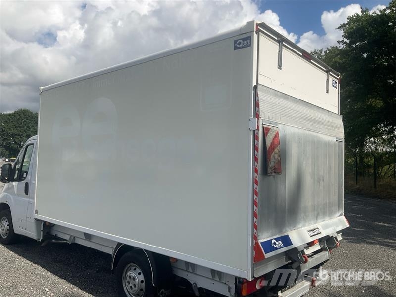 Opel Movano 2.2 103 KW KO/LBW L4 Van Truck Skriňová nadstavba