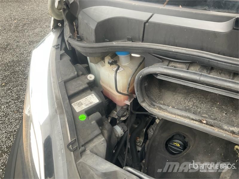 Opel Movano 2.2 103 KW KO/LBW L4 Cargo Van (Inoperable) Preču pārvadāšanas furgoni