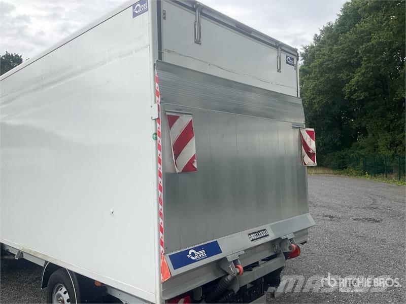 Opel Movano 2.2 103 KW KO/LBW L4 Van Truck Skriňová nadstavba