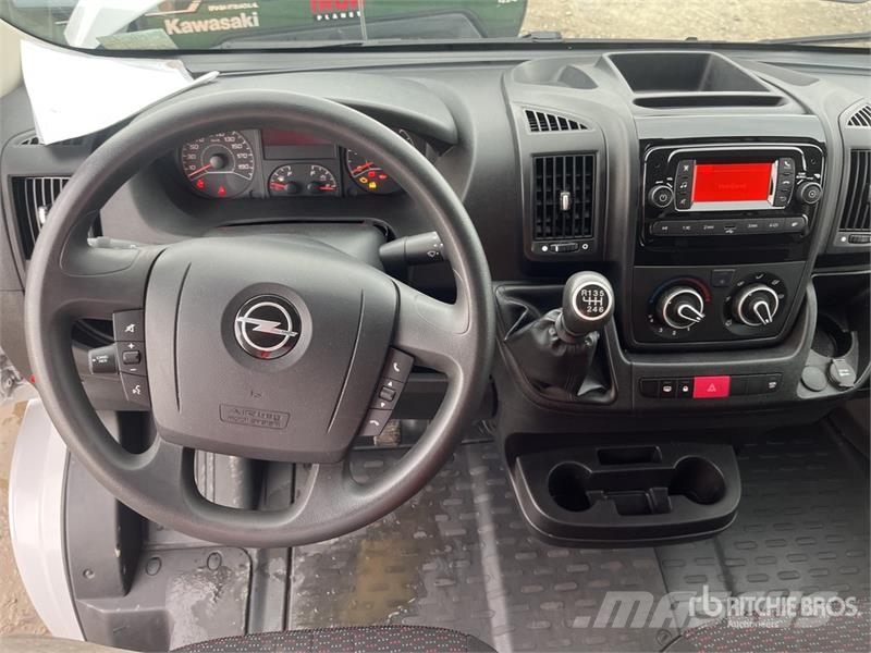 Opel Movano 2.2 103 KW KO/LBW L4 - Box body with tail l شاحنة مقفلة