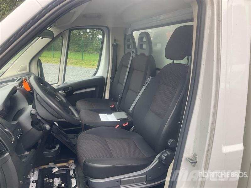 Opel Movano 2.2 103 KW KO/LBW L4 Cargo Van (Inoperable) Panel vans