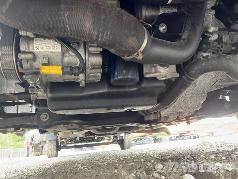 Opel Movano 2.2 103 KW KO/LBW L4 - Box body with tail l شاحنة مقفلة