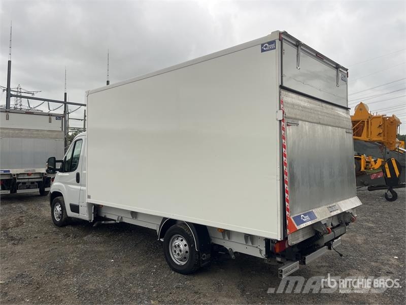 Opel Movano 2.2 103 KW KO/LBW L4 - Box body with tail l شاحنة مقفلة