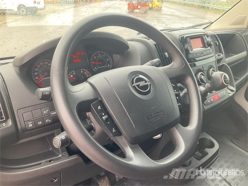 Opel Movano 2.2 103 KW KO/LBW L4 - Box body with tail l Dostavna vozila / kombiji