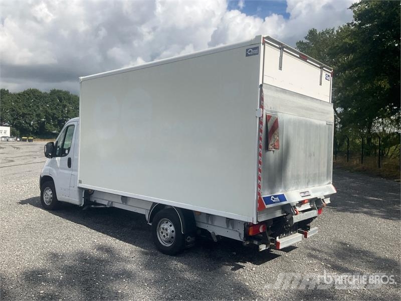 Opel Movano 2.2 103 KW KO/LBW L4 Van Truck Skriňová nadstavba